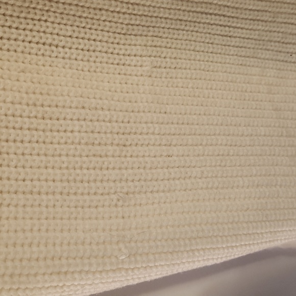 White faux fur vest - Picture 5 of 8